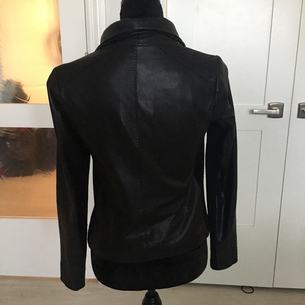 Vince Cross Front Leather Jacket 🖤 - Picture 3 of 4